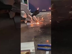 স্টেইনলেস স্টীল / স্টীল এবং অ্যালুমিনিয়াম ঢালাইয়ের জন্য হ্যান্ডহেল্ড লেজার ওয়েল্ডিং মেশিন