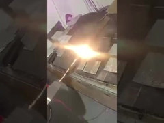 হ্যান্ডহেল্ড লেজার ক্লিনিং মেশিন একাধিক লেজার উত্সের জন্য উচ্চ-কার্যকারিতা QBH পোর্ট সঙ্গে