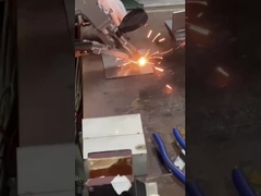 2000W হ্যান্ডহেল্ড একক মোটর লেজার ওয়েল্ডিং মেশিন 10m স্ট্যান্ডার্ড ফাইবার তারের সঙ্গে